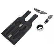 Vinflaska med barverktyg